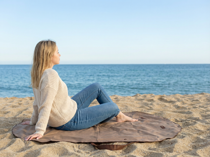 The 2-in-1 Tote That Transforms Into a Blanket in Seconds