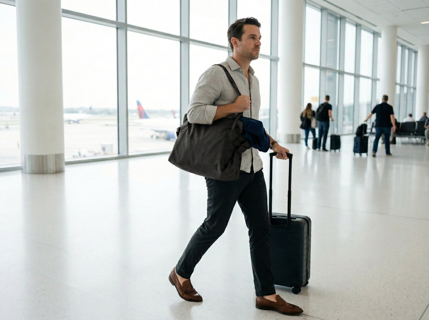 The 2-in-1 Tote That Transforms Into a Blanket in Seconds