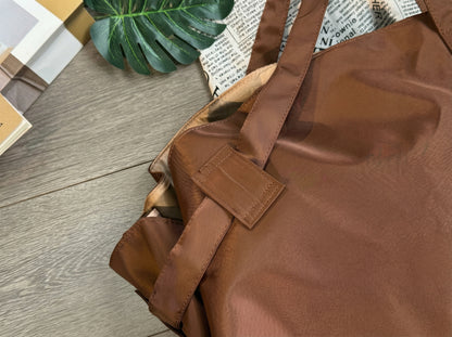The 2-in-1 Tote That Transforms Into a Blanket in Seconds
