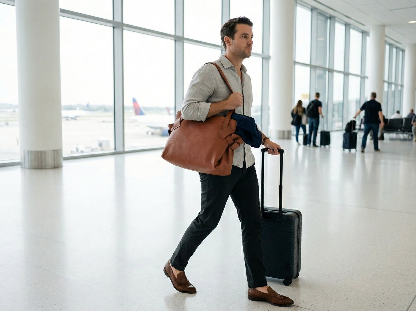 The 2-in-1 Tote That Transforms Into a Blanket in Seconds